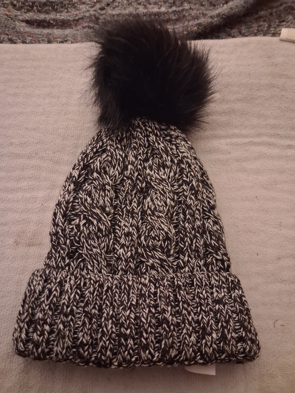 Time and Tru Black and White Cable Knit Pom Beanie